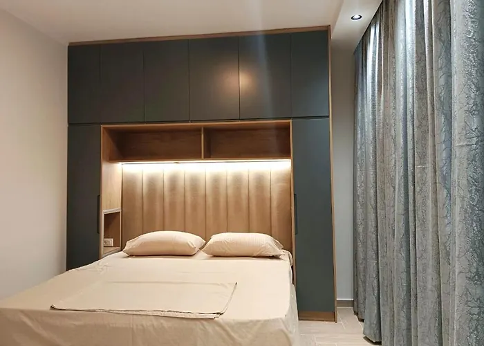 Golden Star 2 * Σαράντα