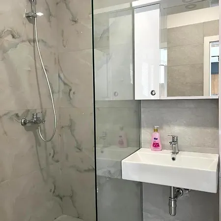 Golden Star 2 Apartment *