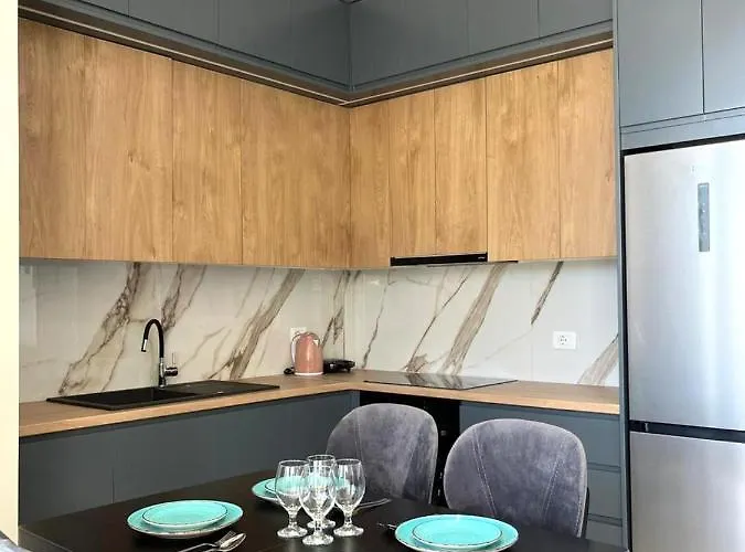 Golden Star 2 Saranda